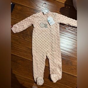 Baby 6-9 MONTH Onesie